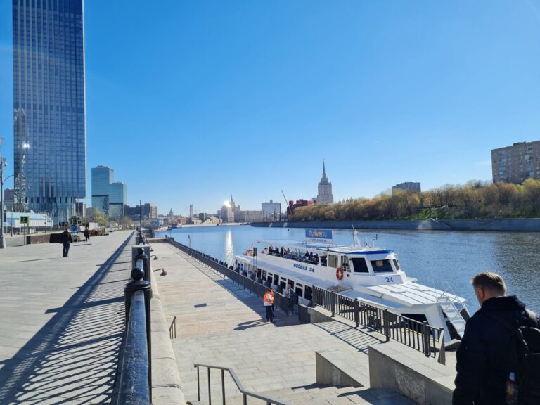 Причал Москва-Сити: что предлагает для речных прогулок